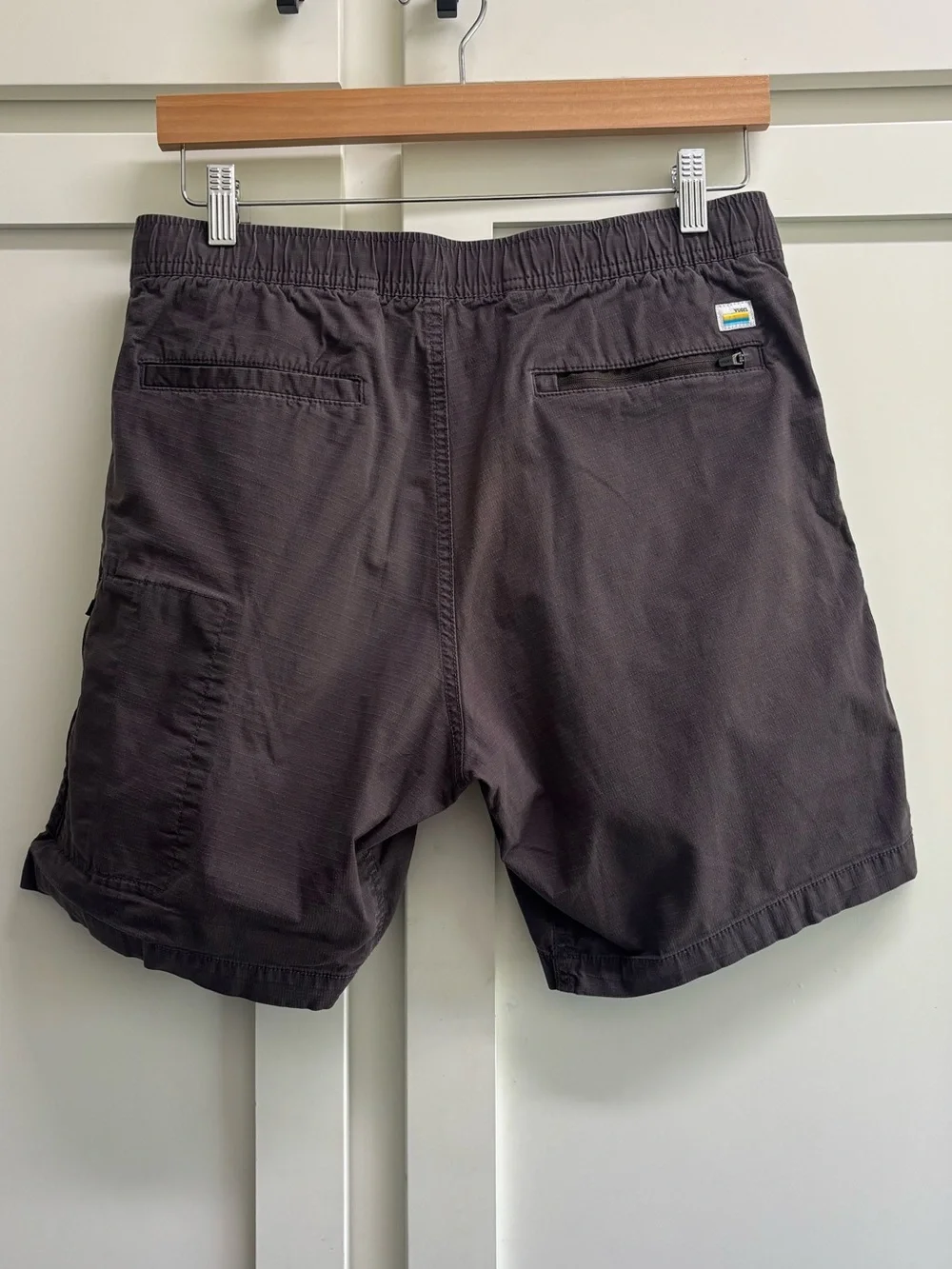 Vuori Ripstop Shorts V370 Men’s Medium Gray Performance Casual Drawstring Shorts
